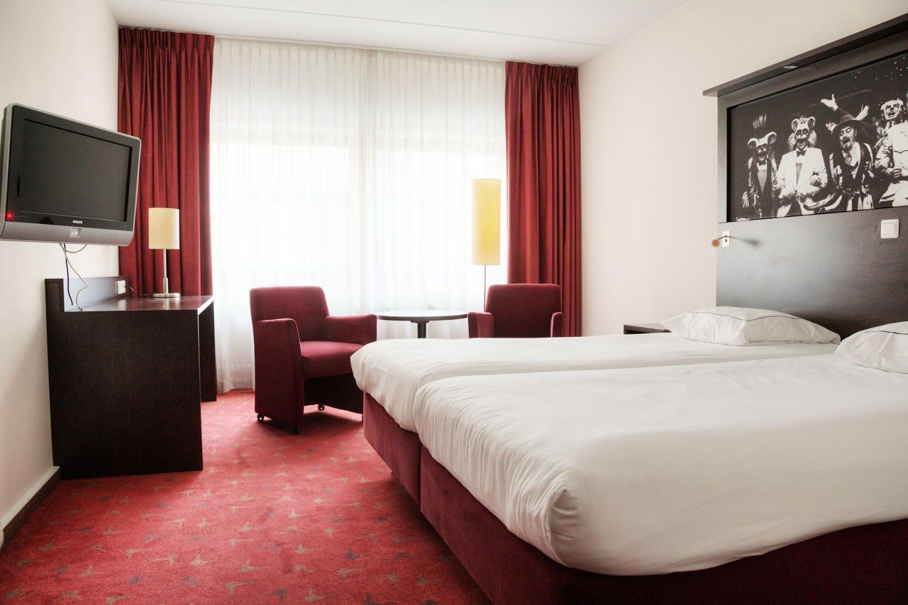 Leonardo Hotel Hengelo City Center เฮงเงโล ภายนอก รูปภาพ
