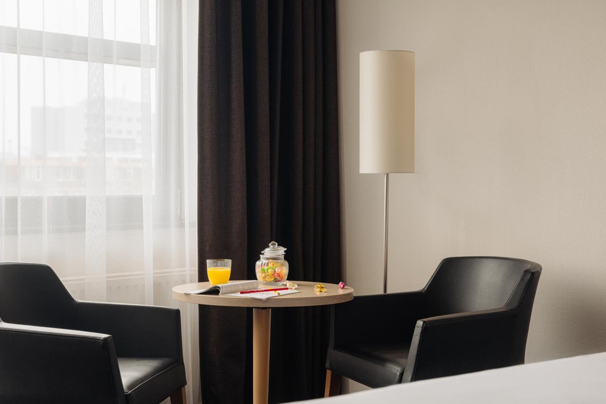 Leonardo Hotel Hengelo City Center เฮงเงโล ภายนอก รูปภาพ
